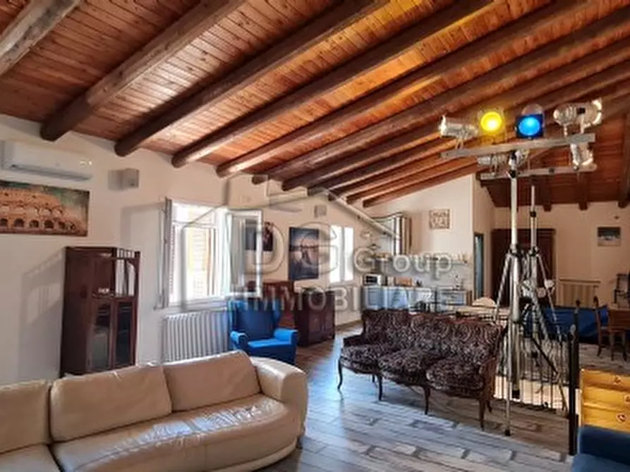 Immagine 10 di Casa indipendente in vendita  a Castellammare Del Golfo