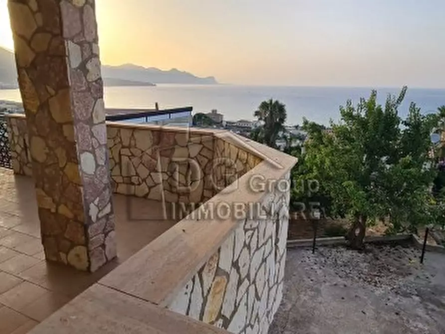 Immagine 2 di Villa in vendita  a Alcamo