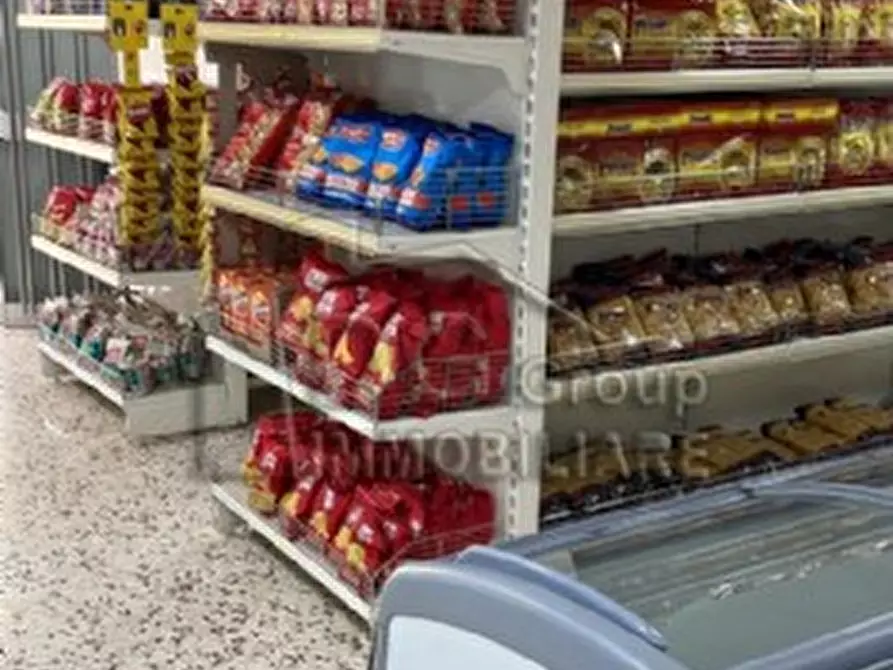 Immagine 7 di Negozio in vendita  a Alcamo