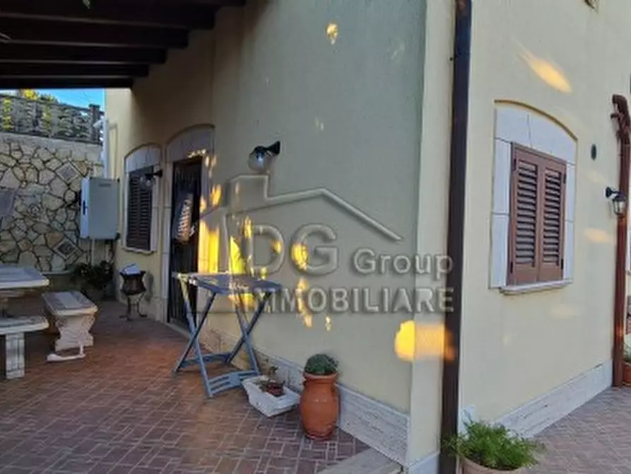 Immagine 2 di Villa in vendita  a Alcamo