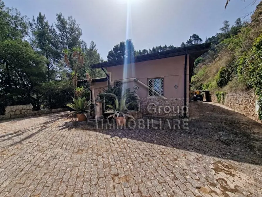 Immagine 2 di Villa in vendita  a Alcamo