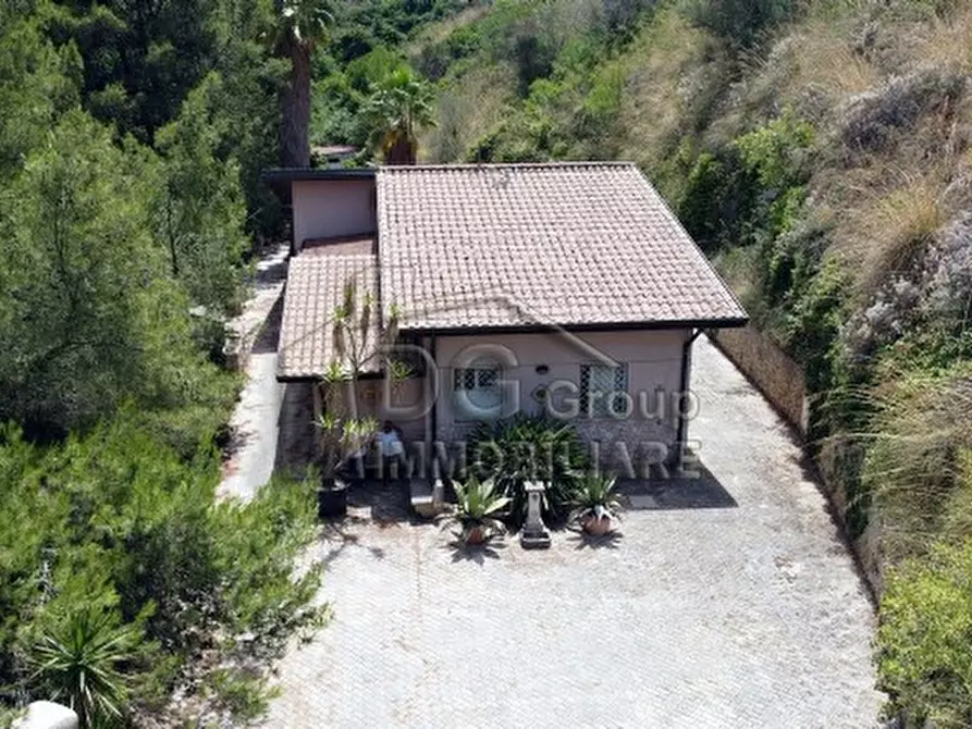 Immagine 1 di Villa in vendita  a Alcamo