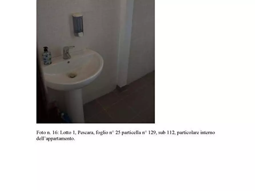 Immagine 10 di Appartamento in vendita  16/A a Pescara