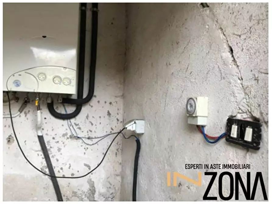 Immagine 8 di Appartamento in vendita  6 a L'aquila