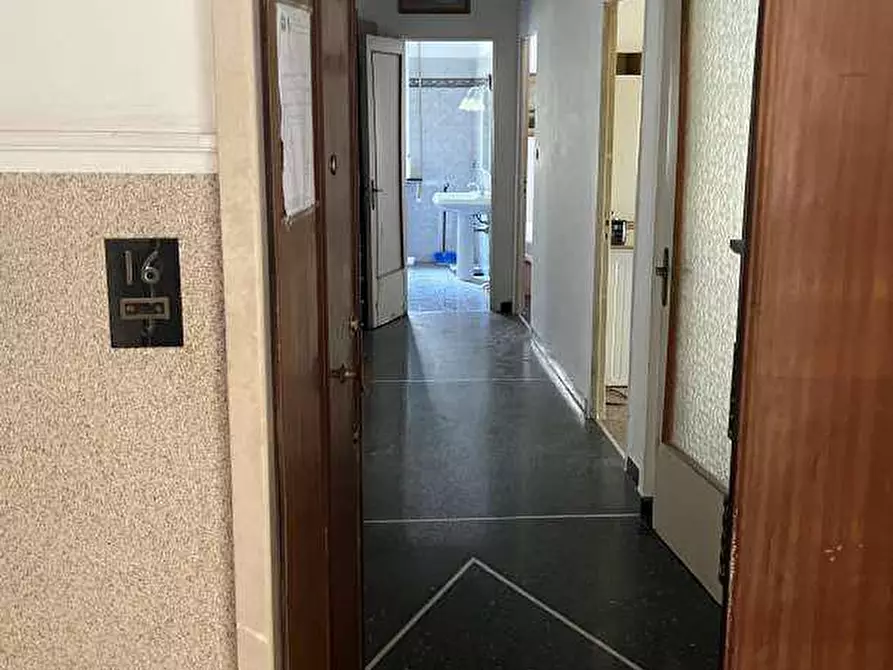 Immagine 5 di Appartamento in vendita  11 a Genova