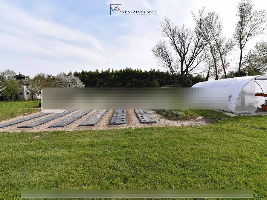 Immagine 9 di Rustico / casale in vendita  a Ceggia