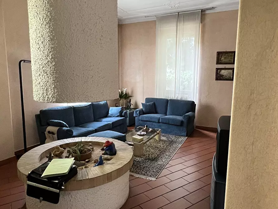 Immagine 1 di Villa in vendita  10 a Albiate