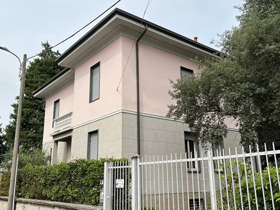 Immagine 3 di Villa in vendita  10 a Albiate