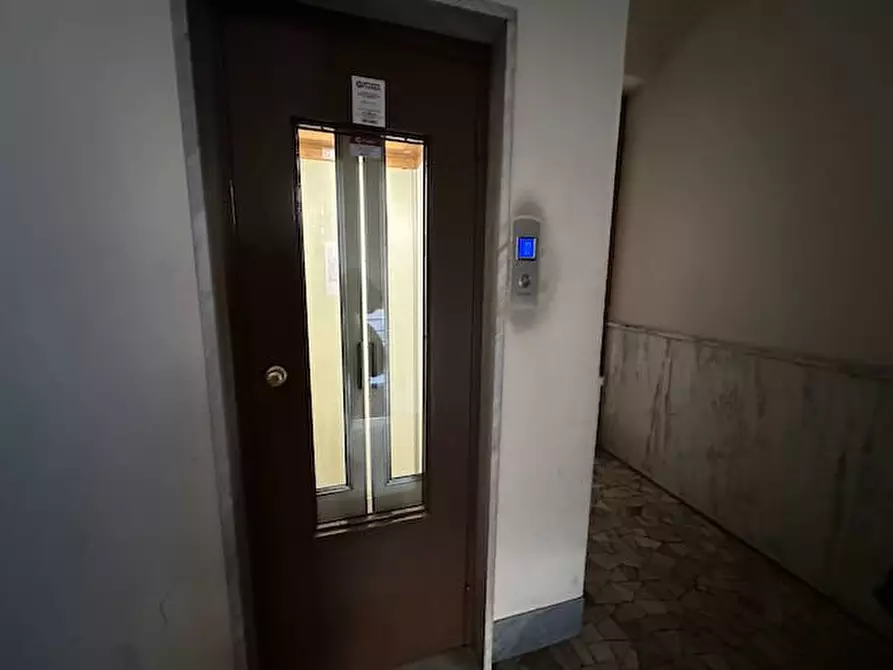 Immagine 4 di Appartamento in vendita  94 a Torino