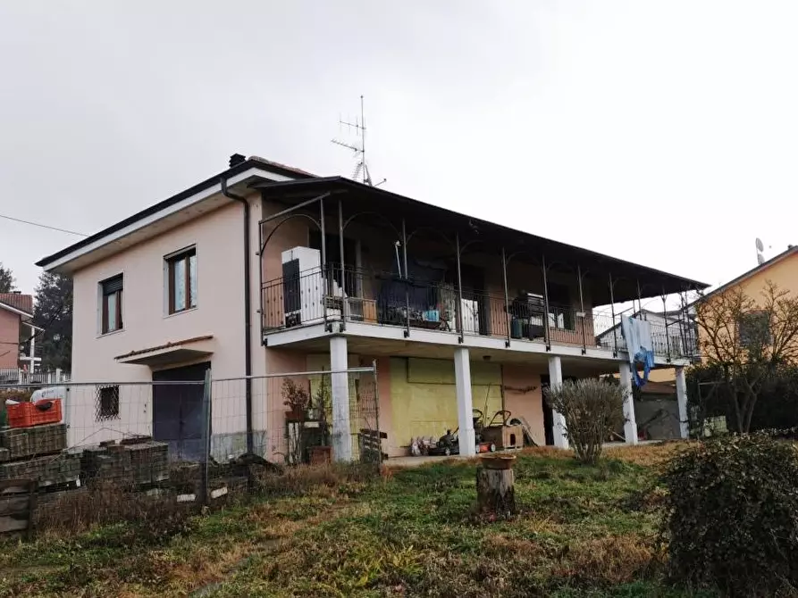 Immagine 2 di Villa in vendita  2 a Rivalba