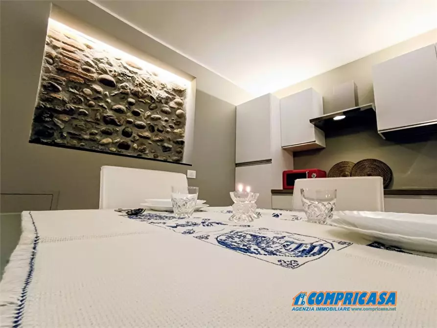 Immagine 2 di Appartamento in affitto  a Bardolino