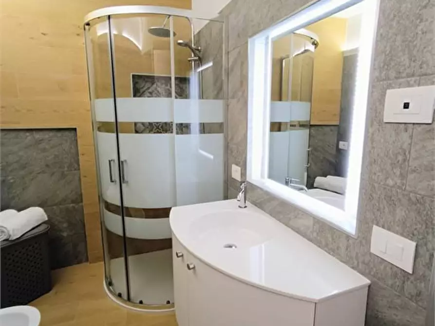 Immagine 7 di Appartamento in affitto  a Bardolino