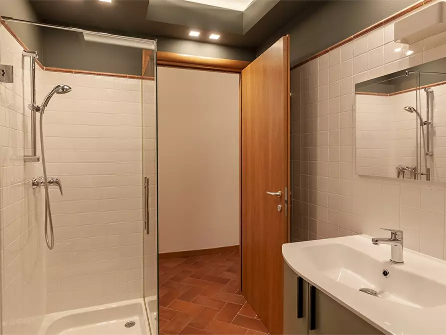 Immagine 9 di Appartamento in affitto  7 a Mandello Del Lario