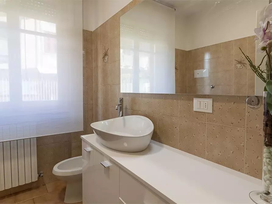 Immagine 9 di Appartamento in affitto  4/1 a Mandello Del Lario