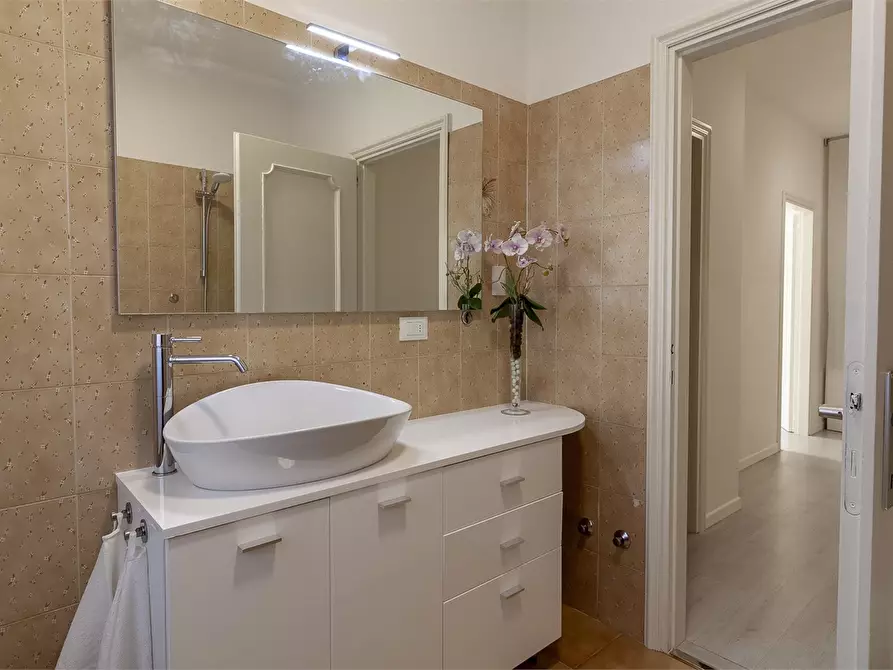 Immagine 10 di Appartamento in affitto  4/1 a Mandello Del Lario