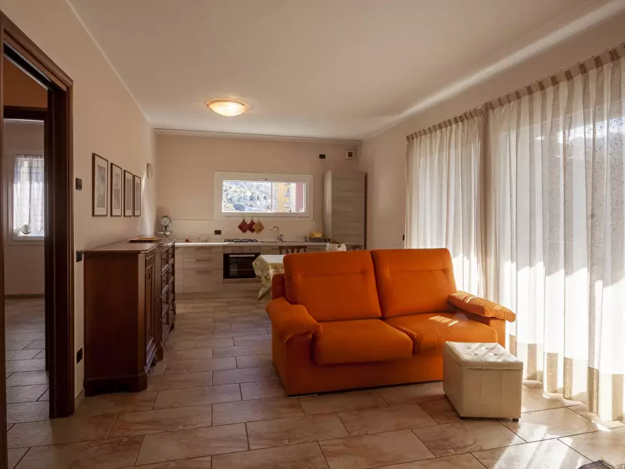 Immagine 2 di Appartamento in affitto  1/A a Mandello Del Lario