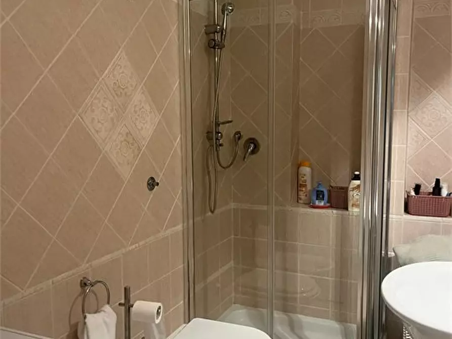 Immagine 9 di Appartamento in affitto  a Livorno