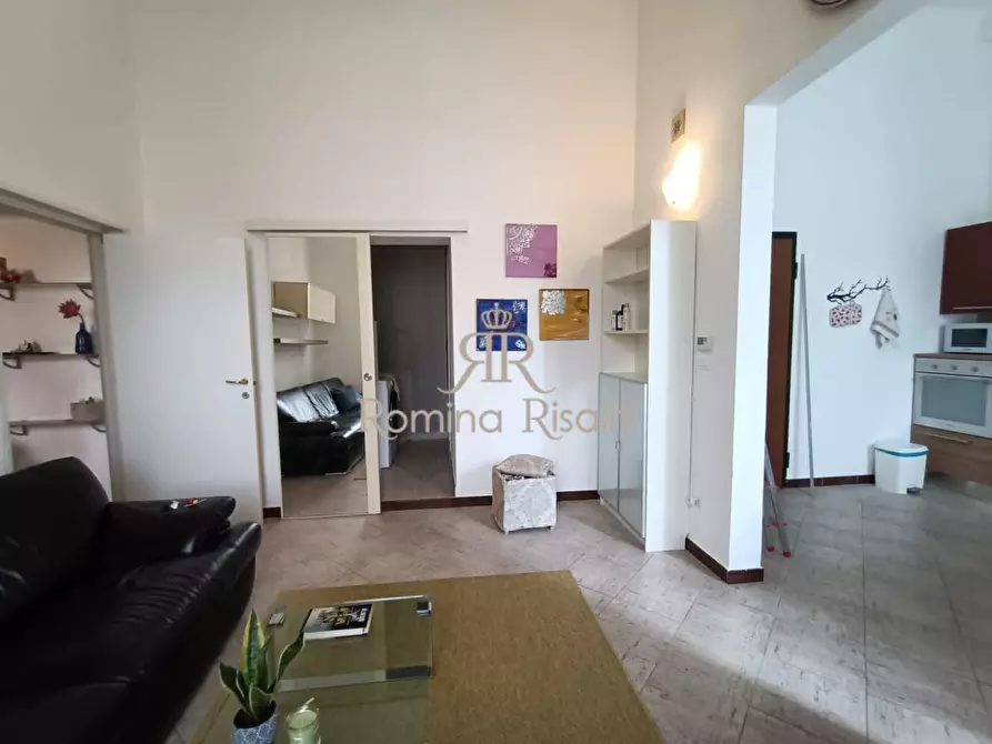 Immagine 6 di Appartamento in affitto  a Livorno