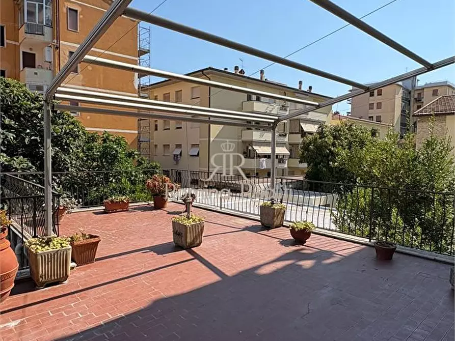 Immagine 2 di Appartamento in affitto  a Livorno