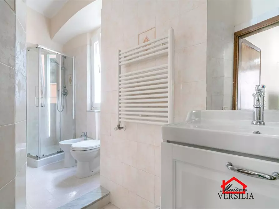 Immagine 6 di Appartamento in affitto  a Massa