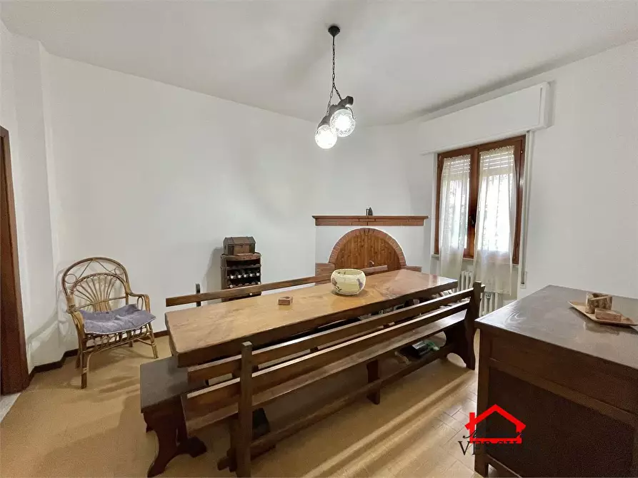 Immagine 4 di Appartamento in affitto  a Massa