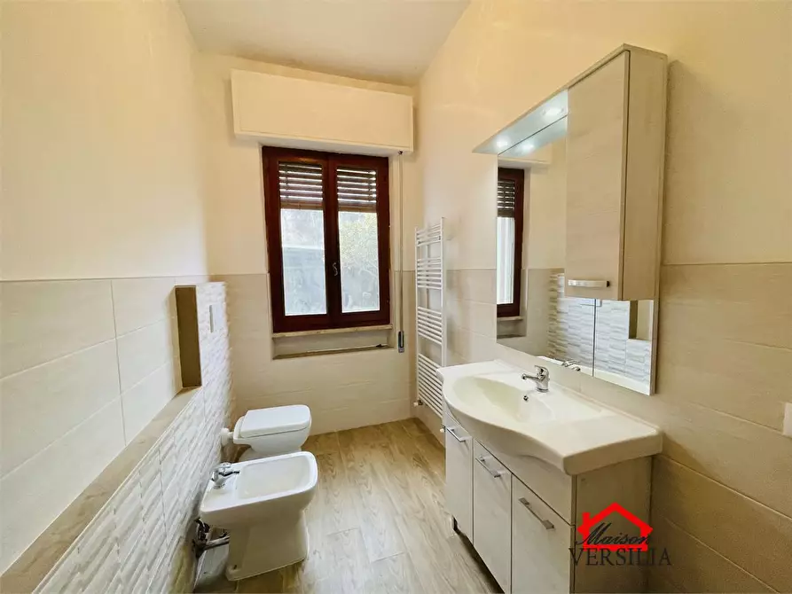 Immagine 10 di Appartamento in affitto  a Massa