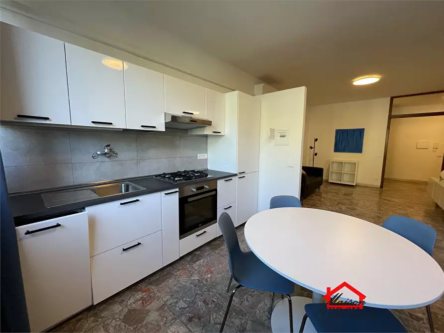 Immagine 1 di Appartamento in affitto  a Carrara