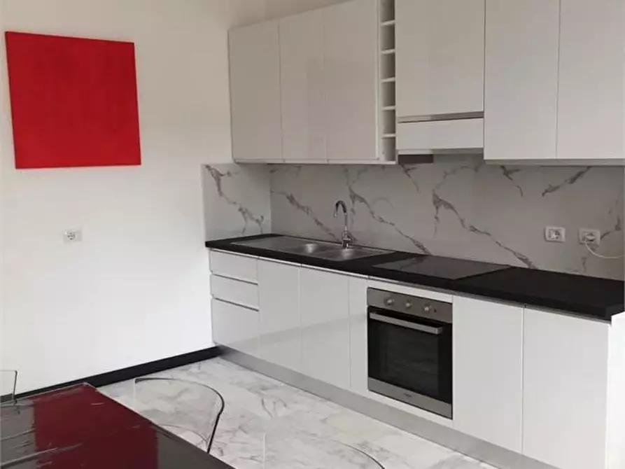 Immagine 2 di Appartamento in affitto  a Carrara