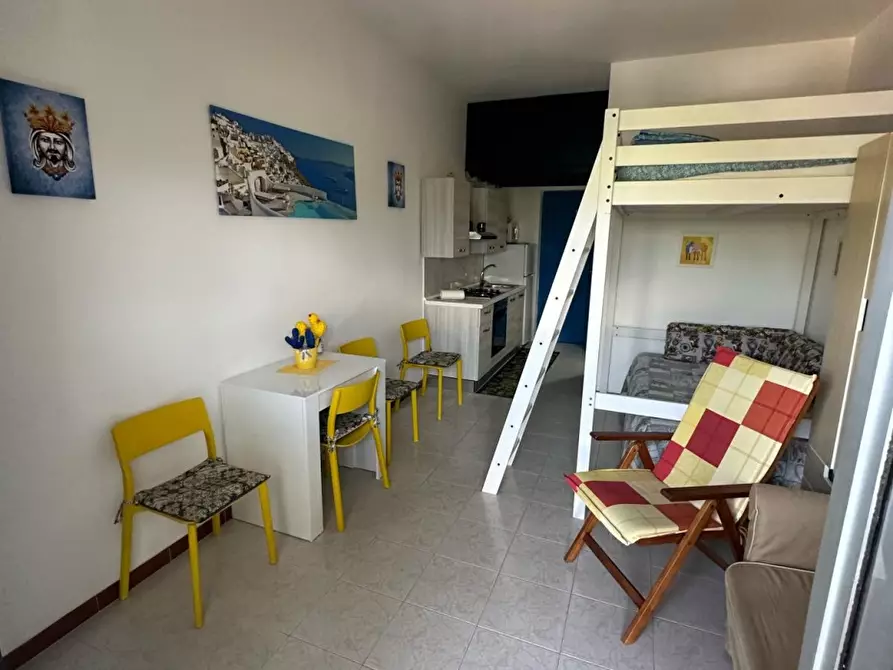 Immagine 7 di Appartamento in affitto  a Giardini-Naxos