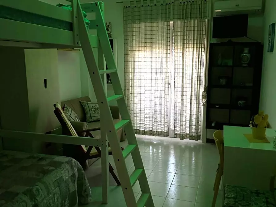 Immagine 9 di Appartamento in affitto  a Giardini-Naxos