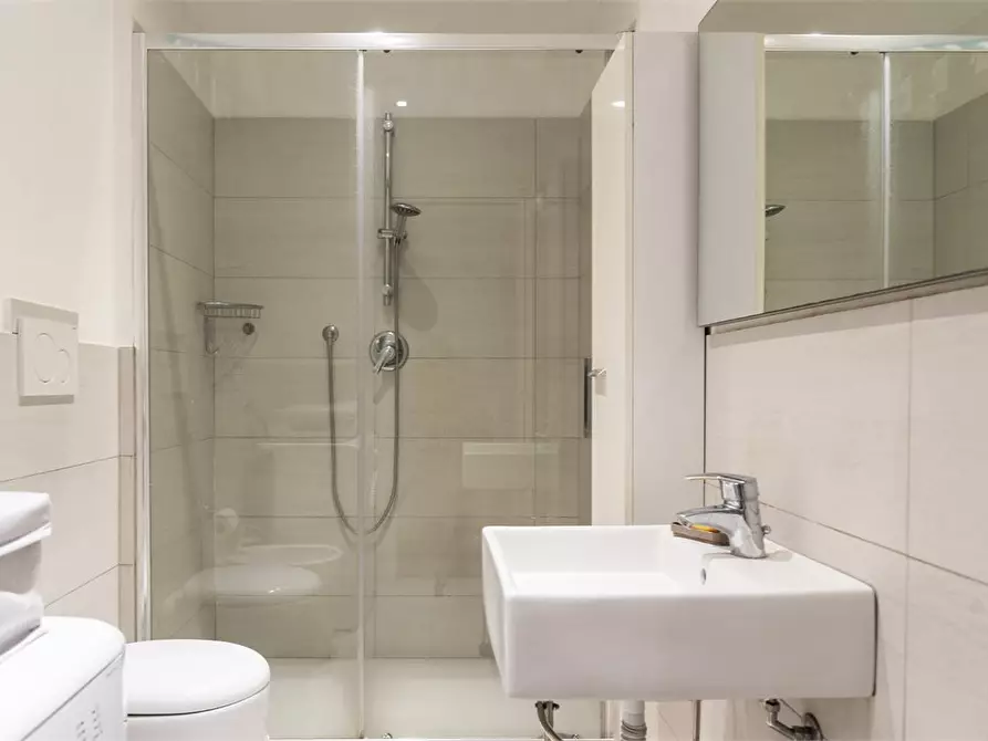 Immagine 4 di Appartamento in affitto  8 a Milano