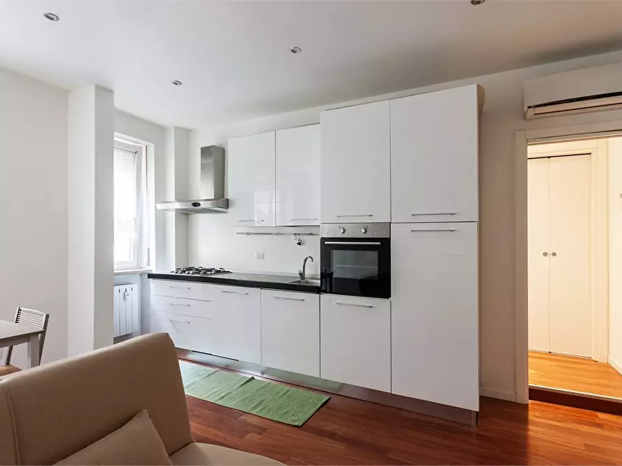 Immagine 8 di Appartamento in affitto  8 a Milano