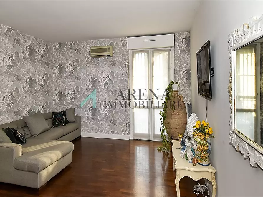 Immagine 2 di Appartamento in affitto  7 a Milano