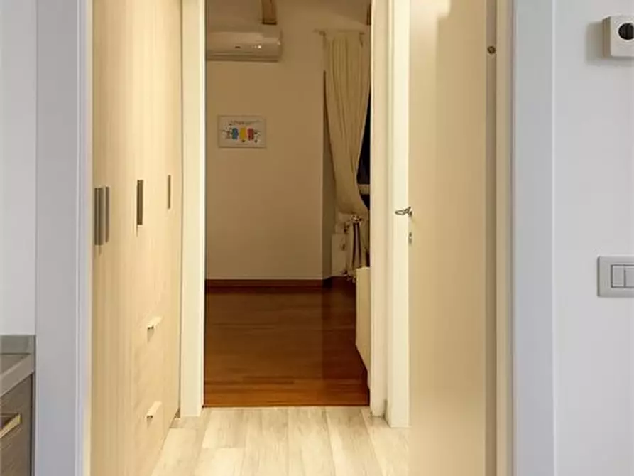 Immagine 8 di Appartamento in affitto  9 a Milano