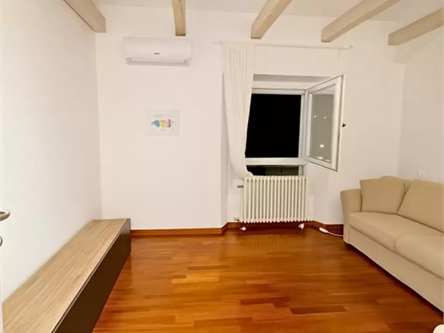 Immagine 6 di Appartamento in affitto  9 a Milano