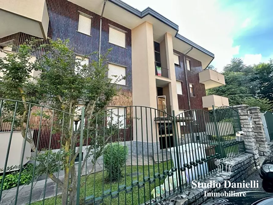 Immagine 2 di Appartamento in affitto  2 a Carate Brianza