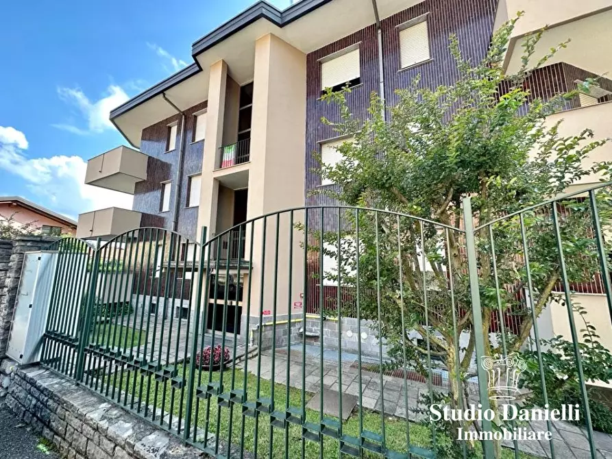 Immagine 1 di Appartamento in affitto  2 a Carate Brianza