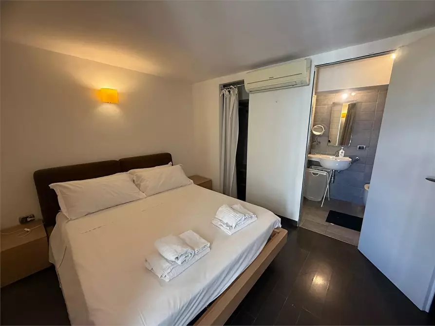 Immagine 7 di Appartamento in affitto  a Napoli