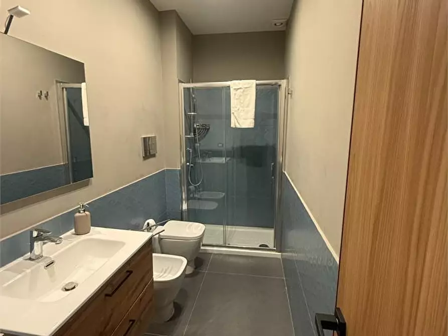 Immagine 3 di Appartamento in affitto  6 a Napoli