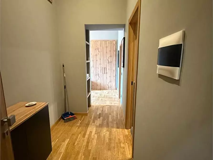 Immagine 2 di Appartamento in affitto  6 a Napoli