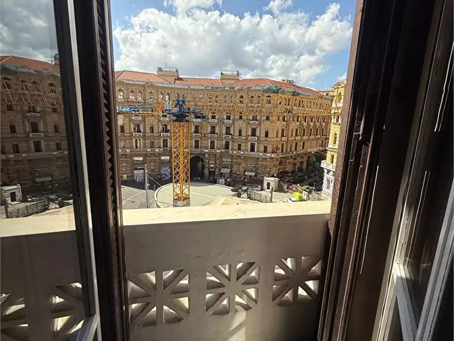 Immagine 10 di Appartamento in affitto  6 a Napoli