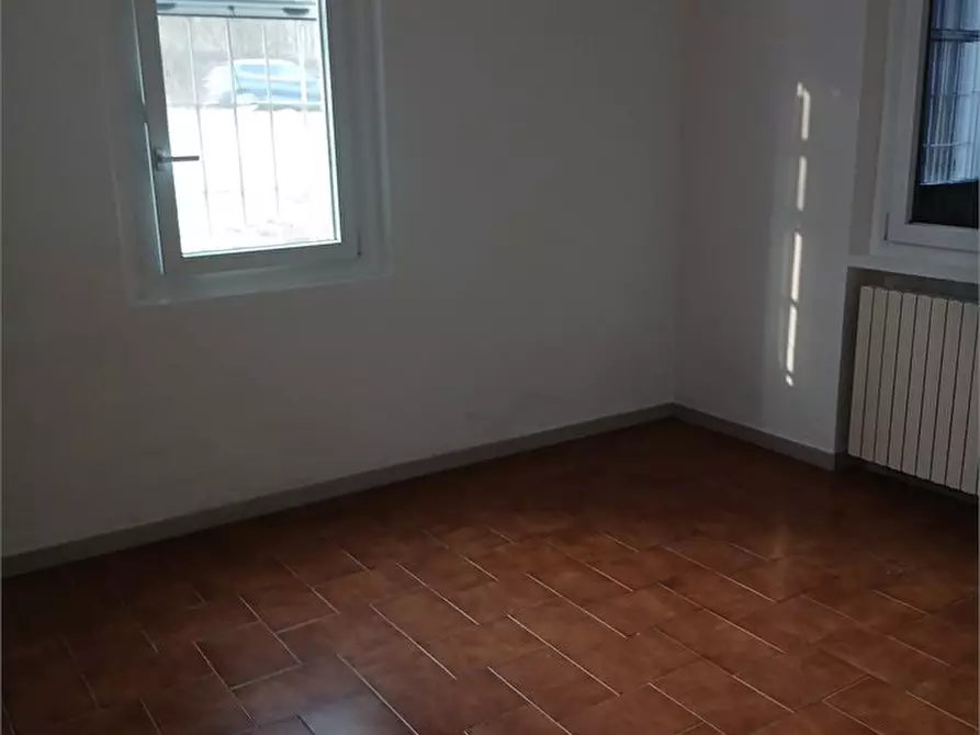 Immagine 9 di Appartamento in affitto  a Traversetolo