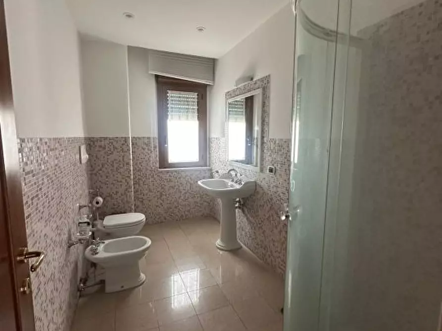 Immagine 10 di Appartamento in affitto  a Melito Di Porto Salvo