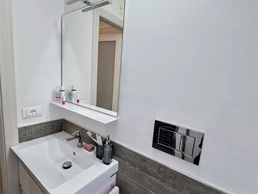 Immagine 5 di Appartamento in affitto  6 a Torino