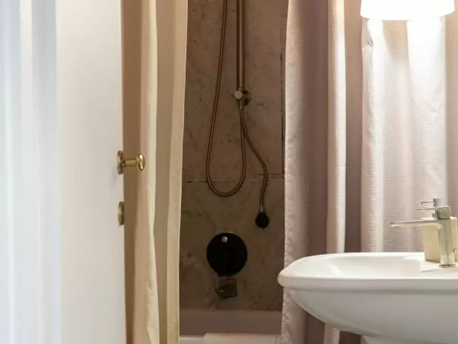 Immagine 2 di Appartamento in affitto  a Torino