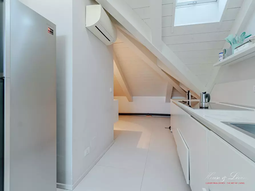 Immagine 10 di Appartamento in affitto  a Torino