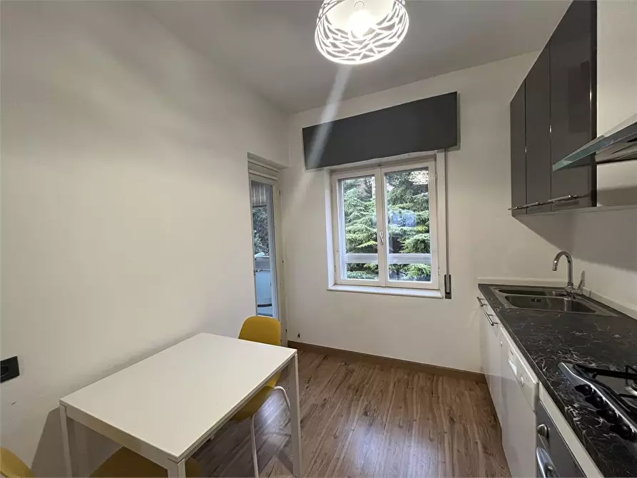 Immagine 9 di Appartamento in affitto  10 a Trieste