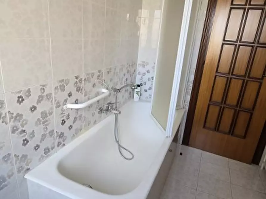 Immagine 9 di Appartamento in affitto  a Vasto