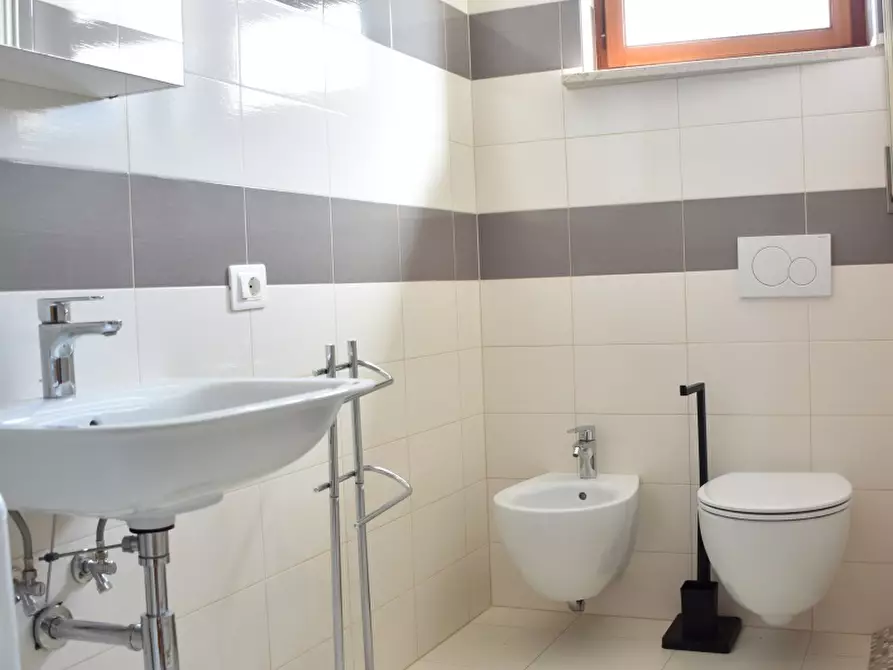 Immagine 8 di Appartamento in affitto  a Vasto