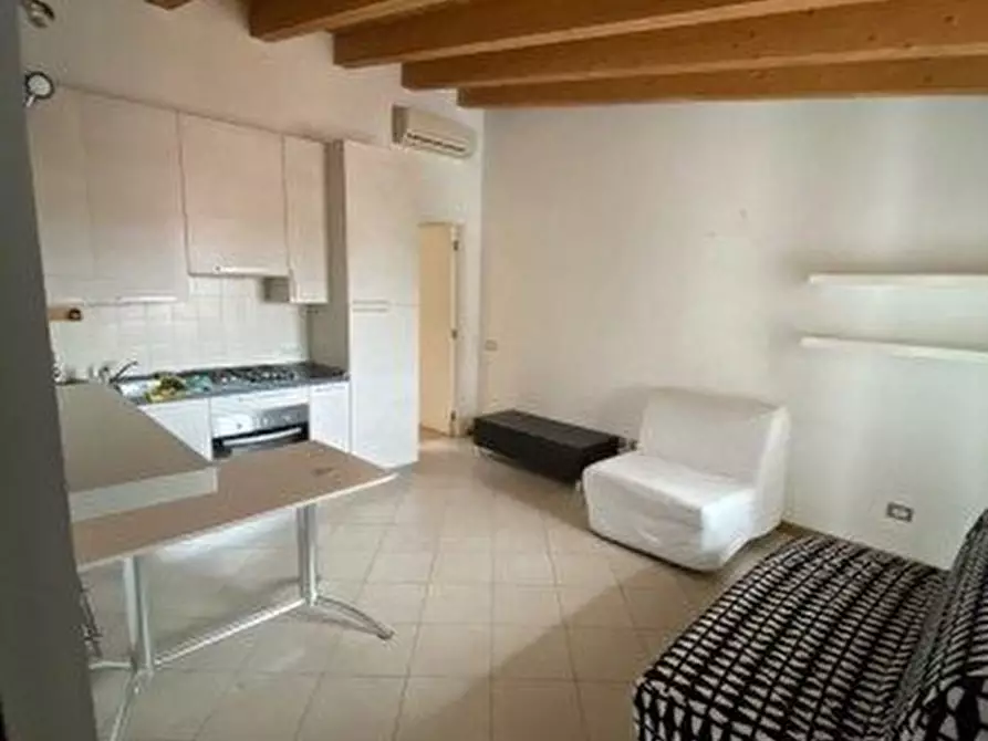 Immagine 4 di Appartamento in affitto  9 a Milano